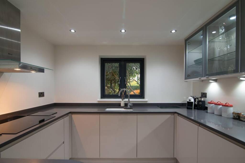 Luxury Coach House Next To Woodland In Knutsford Villa Dış mekan fotoğraf