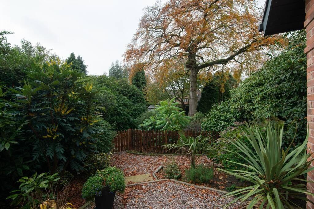 Luxury Coach House Next To Woodland In Knutsford Villa Dış mekan fotoğraf