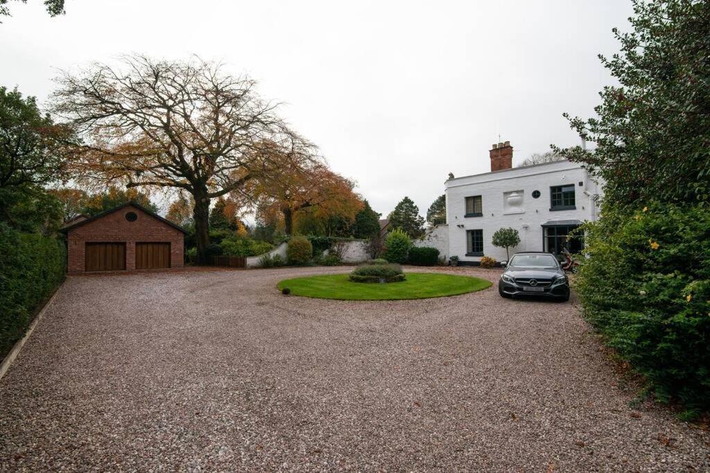 Luxury Coach House Next To Woodland In Knutsford Villa Dış mekan fotoğraf