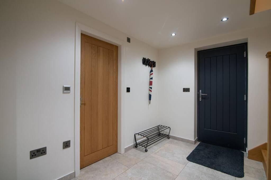 Luxury Coach House Next To Woodland In Knutsford Villa Dış mekan fotoğraf