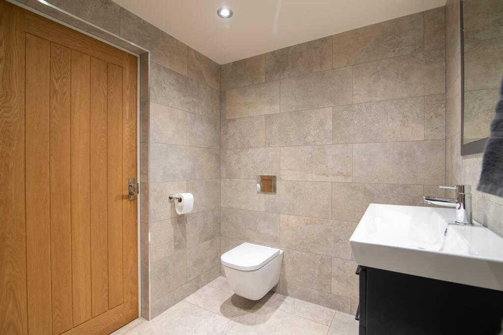 Luxury Coach House Next To Woodland In Knutsford Villa Dış mekan fotoğraf
